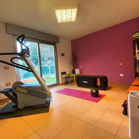 Residenza Flores בלריה-איגאה מרינה