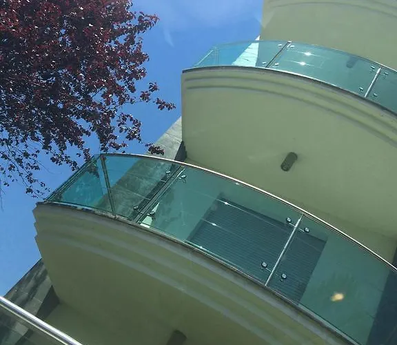 Residenza Flores * בלריה-איגאה מרינה